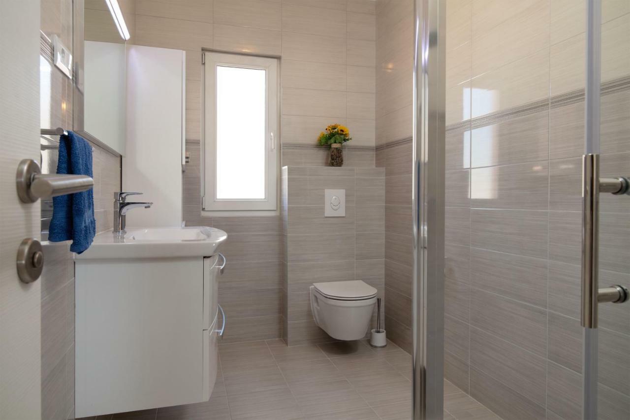 Luxury Apartment Nora Podstrana Esterno foto