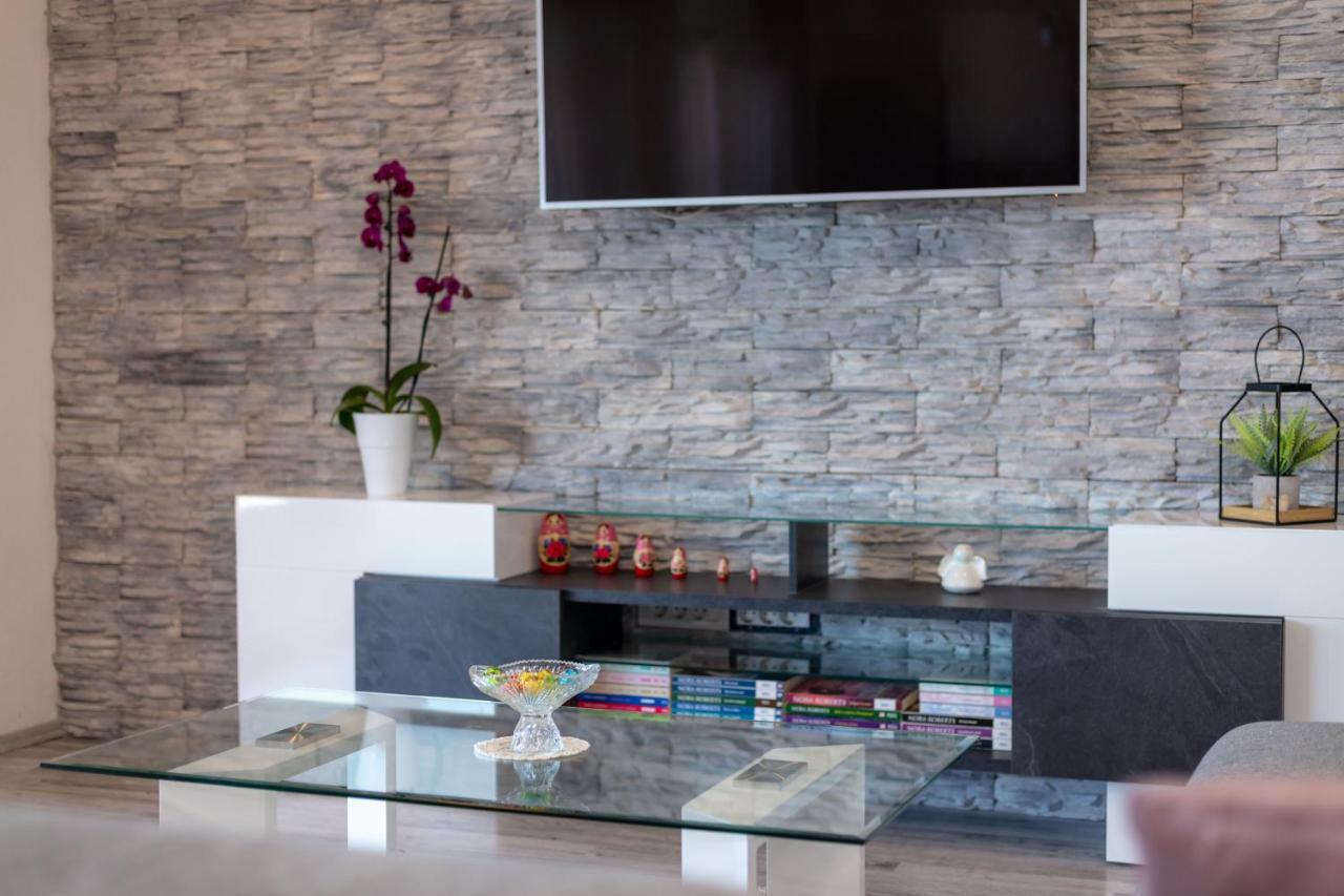 Luxury Apartment Nora Podstrana Esterno foto