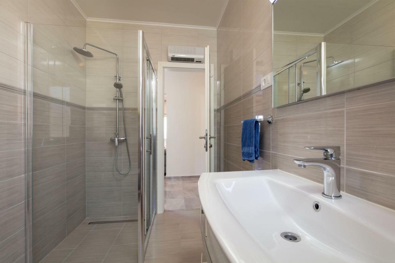 Luxury Apartment Nora Podstrana Esterno foto