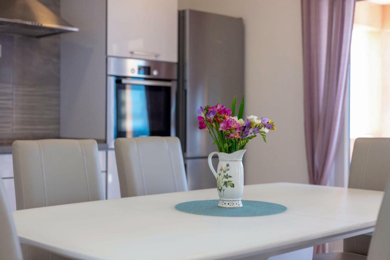 Luxury Apartment Nora Podstrana Esterno foto